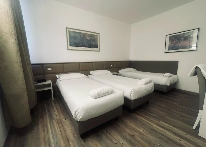 Hotel Holiday